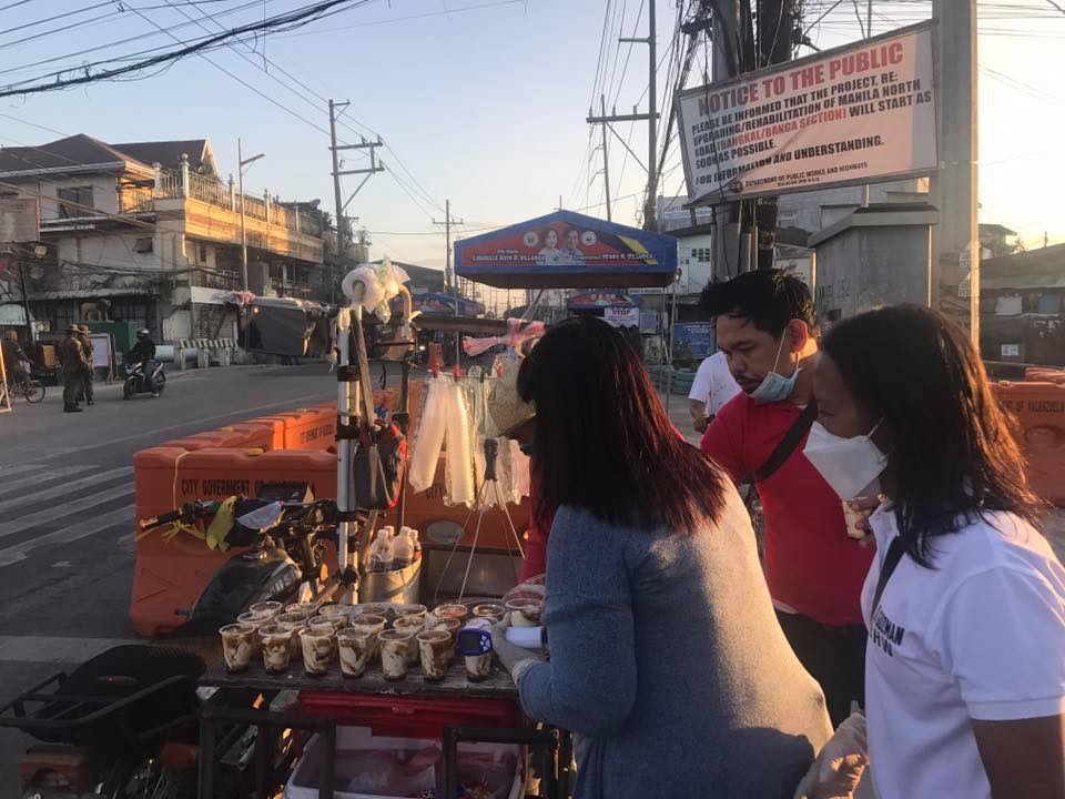 vendor gives free taho